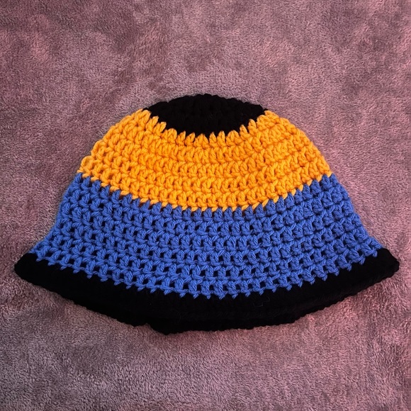 Minion 💛💙 ~ crochet bucket hat - Picture 4 of 4